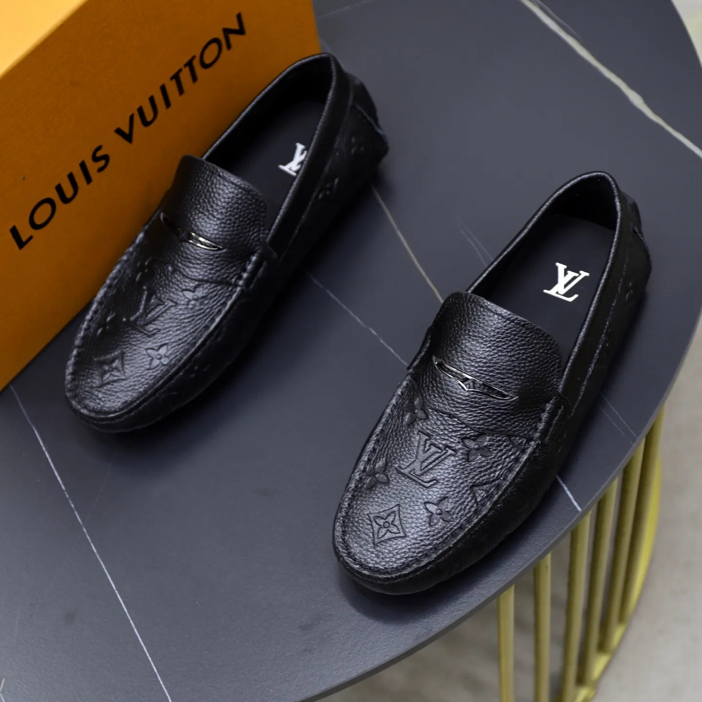 Ex-factory price: 480💰【LV】Louis Vuitton ⚠️High-end men’s driving and pedal series ⚠️38-44 (customized for 45) ⚠️All original cowhide leather! Thick and soft! Made entirely of calfskin lining! Rubber sheet anti-slip beanie sole! Three-dimensional package technology! Fashionable and classic! Handicrafts! Original high quality! Feel free to compare!